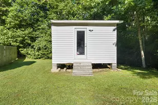 125 Ice Hollow Rd, Zirconia, NC 28790 - Photo 28