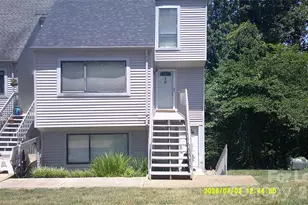 1050 21st Ave NW, Hickory, NC 28601 - Photo 2