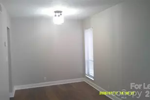 1050 21st Ave NW, Hickory, NC 28601 - Photo 6