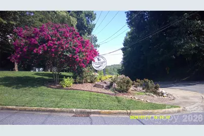 1050 21st Avenue NW #70, Hickory, NC 28601 - Photo 1