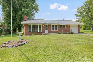 70 Levi St, Clyde, NC 28721 - Photo 2