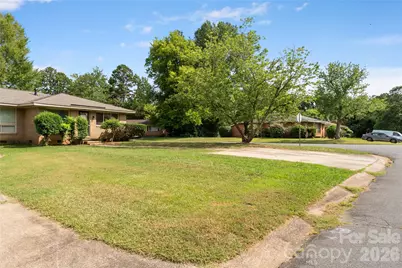 4900 Malibu Drive, Charlotte, NC 28215 - Photo 2