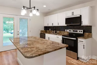 4900 Malibu Drive, Charlotte, NC 28215 - Photo 12