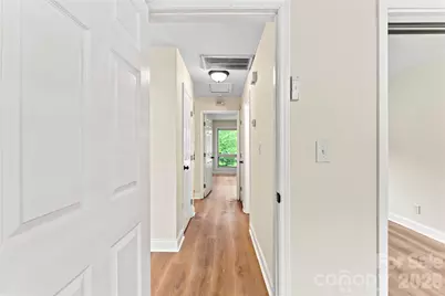 4900 Malibu Drive, Charlotte, NC 28215 - Photo 14