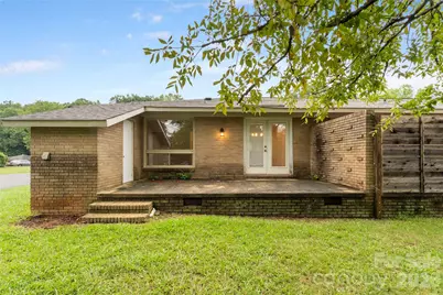 4900 Malibu Drive, Charlotte, NC 28215 - Photo 22