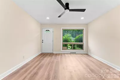 4900 Malibu Drive, Charlotte, NC 28215 - Photo 4