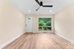 4900 Malibu Dr, Charlotte, NC 28215 - Photo 4