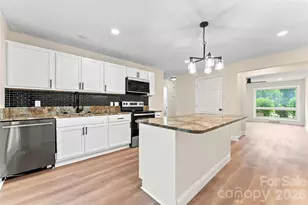 4900 Malibu Dr, Charlotte, NC 28215 - Photo 10