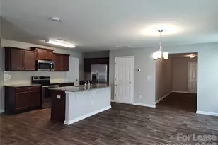 6731 Broad Valley Ct, Charlotte, NC 28216 - Photo 2