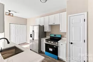 14718 Lions Pride Ct, Charlotte, NC 28278 - Photo 6