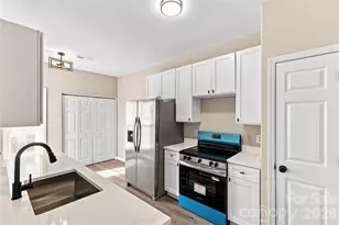 14718 Lions Pride Ct, Charlotte, NC 28278 - Photo 8