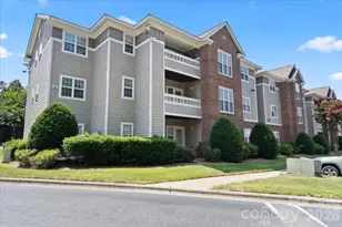 9810 Campus Walk Ln, Charlotte, NC 28262 - Photo 1