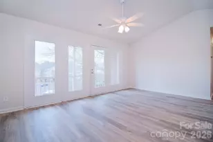 6120 Meadow Rose Ln, Charlotte, NC 28215 - Photo 16