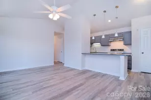 6120 Meadow Rose Ln, Charlotte, NC 28215 - Photo 2