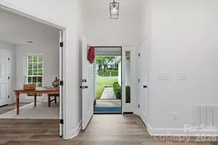 3412 Pondridge Ct, Charlotte, NC 28269 - Photo 6