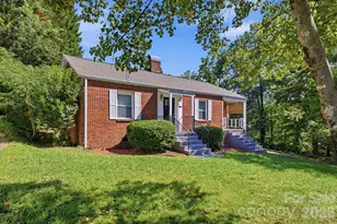1060 14th Ave NW, Hickory, NC 28601 - Photo 2