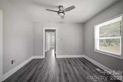 1060 14th Avenue NW, Hickory, NC 28601 - Photo 18