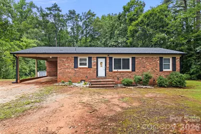 3104 University Drive, Lancaster, SC 29720 - Photo 2