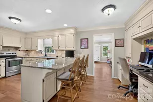 1001 Plantation Dr NE, Lenoir, NC 28645 - Photo 10