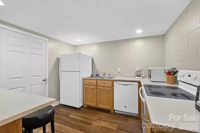 1001 Plantation Drive NE, Lenoir, NC 28645 - Photo 32