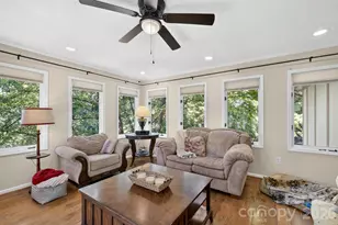 1001 Plantation Dr NE, Lenoir, NC 28645 - Photo 16