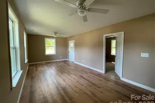 601 W Round St, Landis, NC 28088 - Photo 14