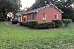 136 Gum Branch Rd, Charlotte, NC 28214 - Photo 6