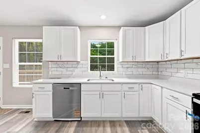 302 Hunter Street, York, SC 29745 - Photo 14