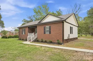 302 Hunter St, York, SC 29745 - Photo 2