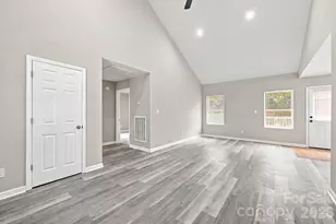 302 Hunter St, York, SC 29745 - Photo 4