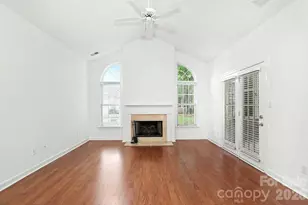 9807 Whispering Willow Ct, Charlotte, NC 28210 - Photo 4