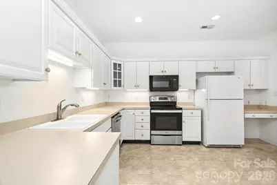 9807 Whispering Willow Court, Charlotte, NC 28210 - Photo 8