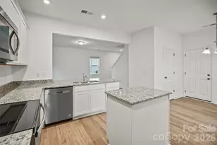 10015 Limpkin Ln, Charlotte, NC 28278 - Photo 16