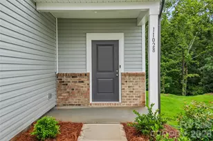 10015 Limpkin Ln, Charlotte, NC 28278 - Photo 4