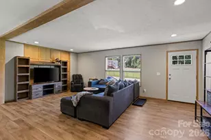 18 Moss Ln, Hendersonville, NC 28792 - Photo 2