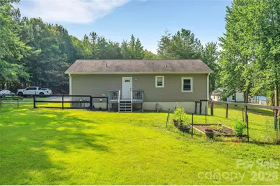 1095 E Prince Road, Landrum, SC 29356 - Photo 4