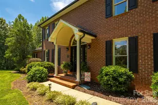 1413 Windemere Ln, Hickory, NC 28602 - Photo 4