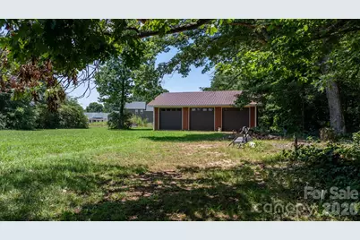 2097 Hermit Trail, Newton, NC 28658 - Photo 34