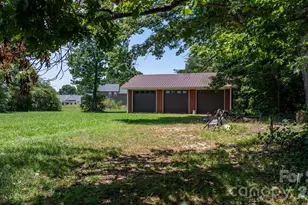 2097 Hermit Trail, Newton, NC 28658 - Photo 34