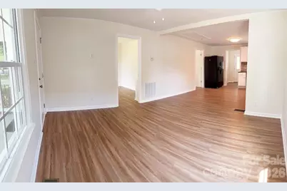 2827 E Long Avenue, Gastonia, NC 28054 - Photo 6