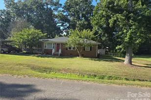 2493 Oakwood Cir, Rock Hill, SC 29732 - Photo 2