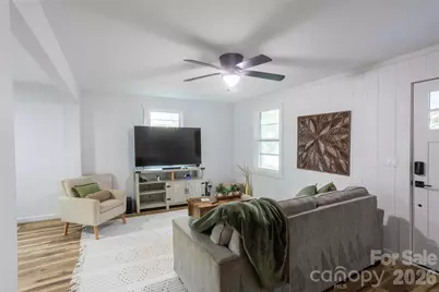 44 Lr Smith Avenue, Hendersonville, NC 28791 - Photo 4