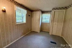 5 Dewberry Dr, Hendersonville, NC 28792 - Photo 22