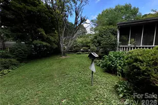5 Dewberry Dr, Hendersonville, NC 28792 - Photo 2