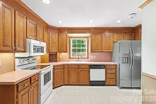 425 Valhalla Dr, Harrisburg, NC 28075 - Photo 10
