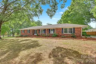 425 Valhalla Dr, Harrisburg, NC 28075 - Photo 2