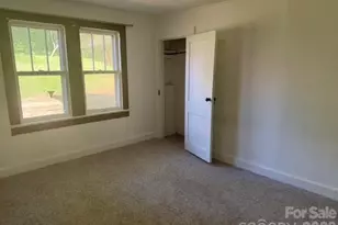307 Yancey St, Marion, NC 28752 - Photo 10