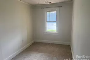 307 Yancey St, Marion, NC 28752 - Photo 8