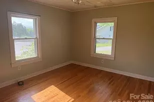307 Yancey St, Marion, NC 28752 - Photo 6