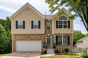 4816 Eagle Creek Dr, Charlotte, NC 28269 - Photo 1